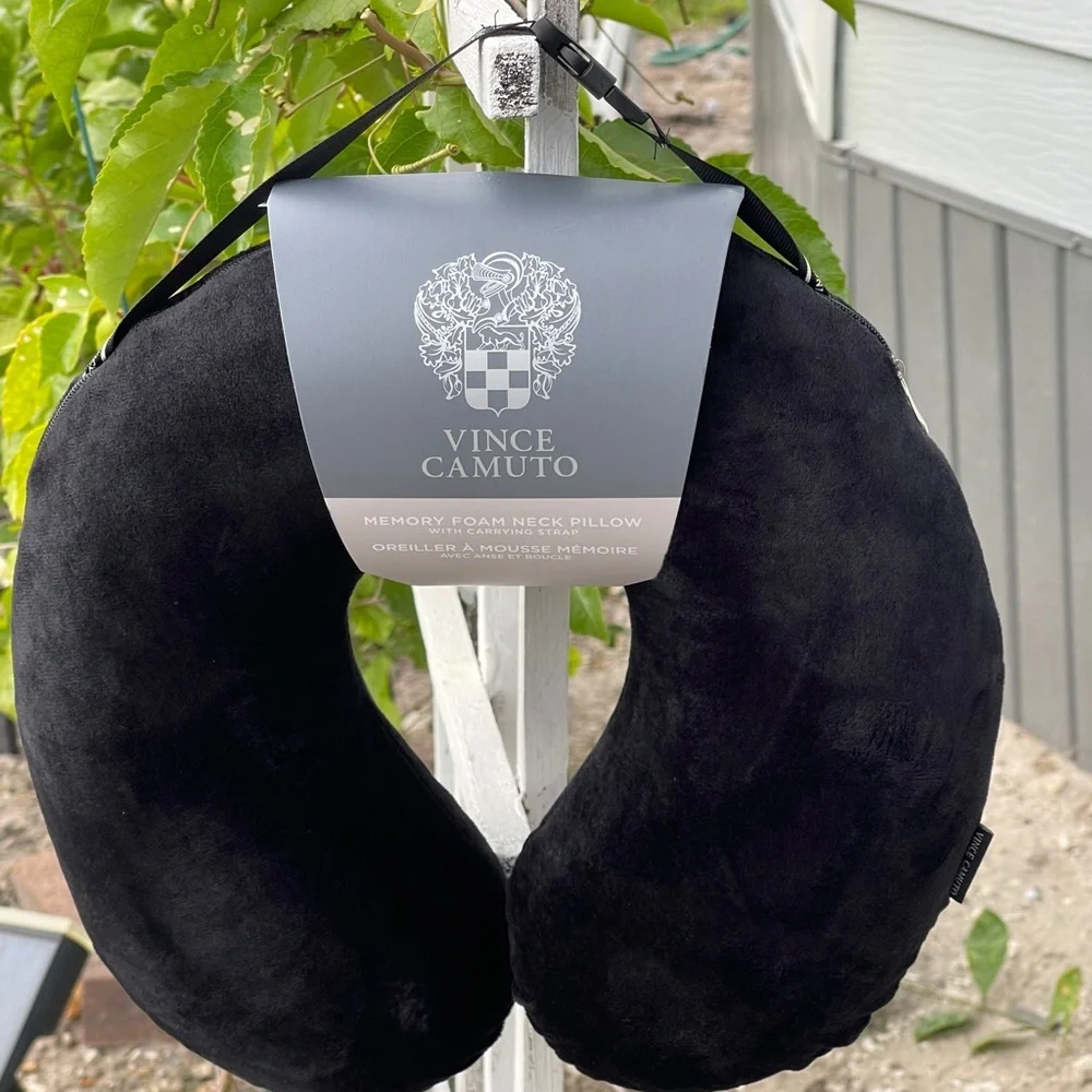 VINCE CAMUTO U Shape Memory Foam Neck Pillow